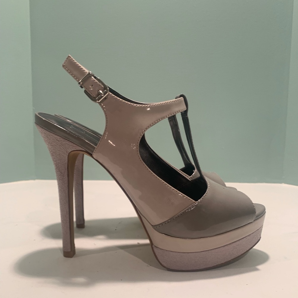 Jessica Simpson gray patent t-strap platforms